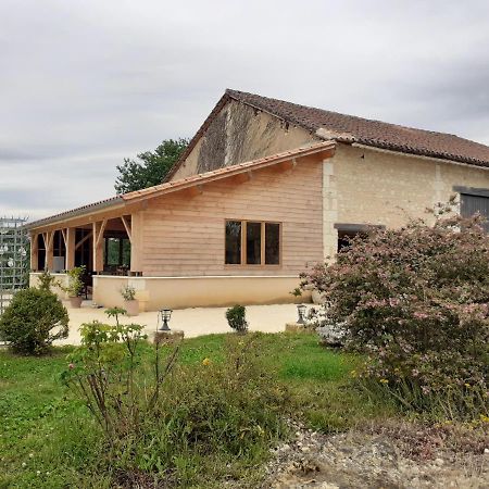 Lembaudie Saint-Privat-des-Prés Esterno foto